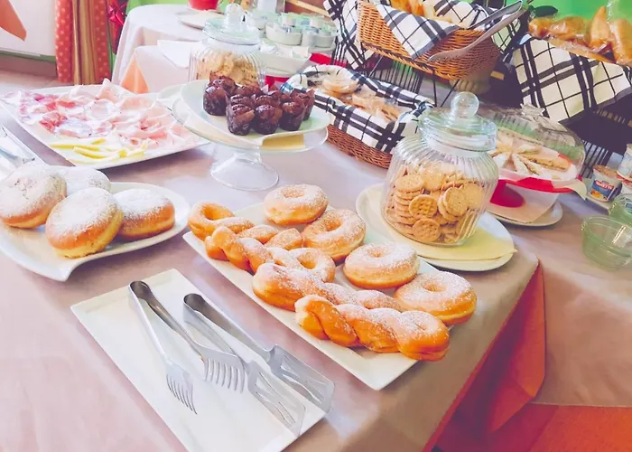 Отель Azzurra 3*