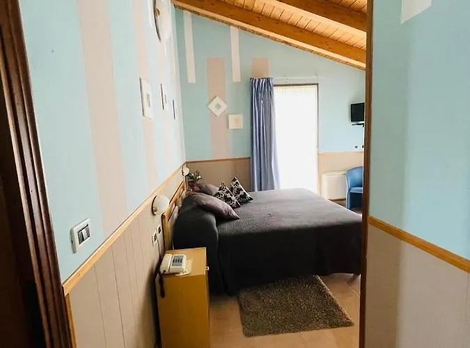 Hotel Azzurra 3*
