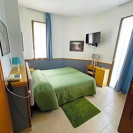 Hotel Azzurra 3*